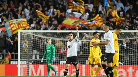 Resumen Y Goles Del Valencia Cf Vs Fc Barcelona Jornada De Laliga