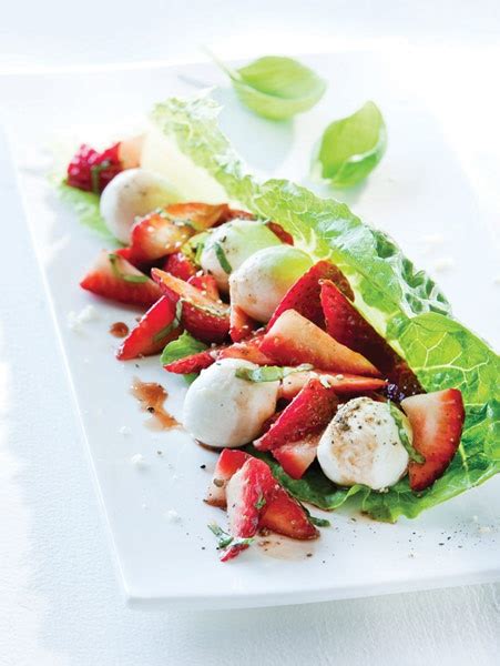 Salade De Fraises Et Bocconcini Bocconcini Salad Going Vegetarian