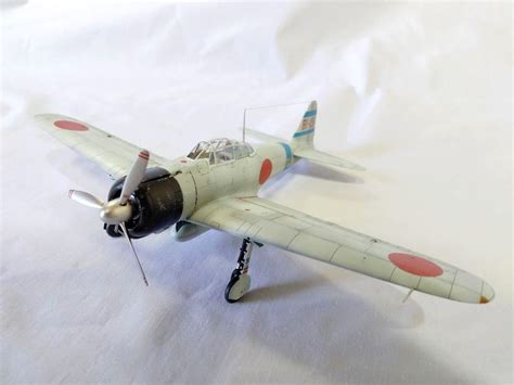 タミヤ172 戦闘機 零戦and飛燕 2機セット 完成品 メルカリ