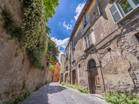 Vendita Appartamento Viterbo Trilocale In Via Vetulonia Buono Stato