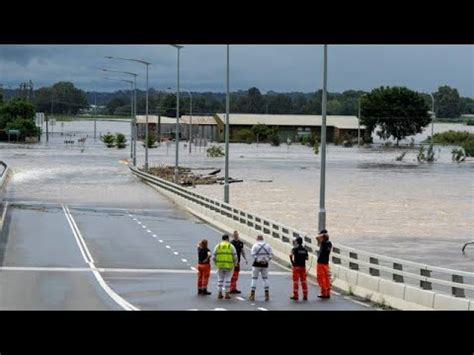 Berschwemmungen In Australien Hochwasser Erreicht Sydney Youtube