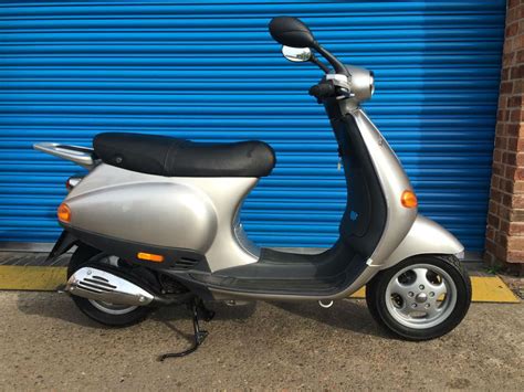 Piaggio Vespa ET2 Brand New 50 Moped Collectors