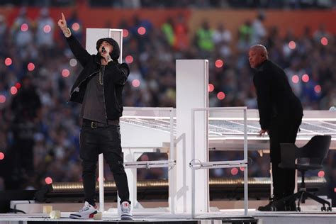 Eminem Performs 'Lose Yourself' During Super Bowl 2022 Halftime Show ...