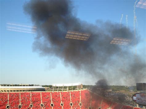 VIDEO: KC Chiefs players enter Arrowhead Stadium for first time in 2013 ...