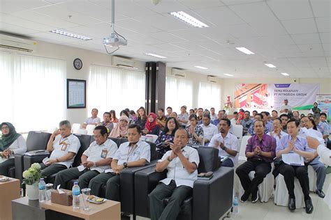 Peningkatan Kerja Sama Dalam Temu Rekanan PT Petrosida Gresik Tahun