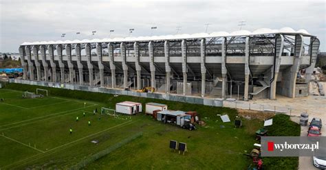 Radomskie Centrum Sportu Sto Dni Do Ko Ca Budowy Stadionu Policja Ma