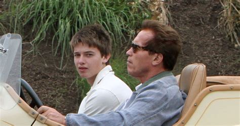 Arnold Schwarzenegger Et Son Fils Patrick Los Angeles En