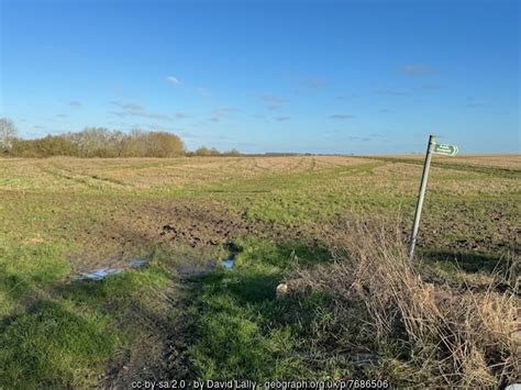 Field And Footpath Sign David Lally Cc By Sa Geograph Britain