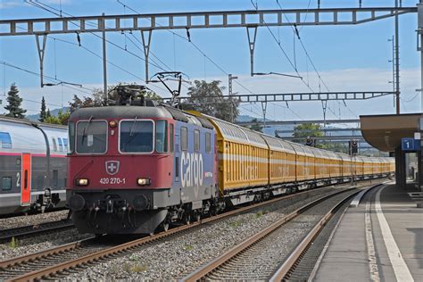 Re 420 270 1 durchfährt am 21 09 2023 den Bahnhof Rupperswil