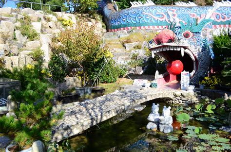 It seems like it's not quite a major tourist destination from people