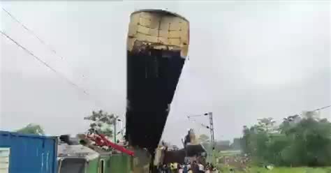 Incidente Ferroviario In India Scontro Tra Treno Passeggeri E Merci