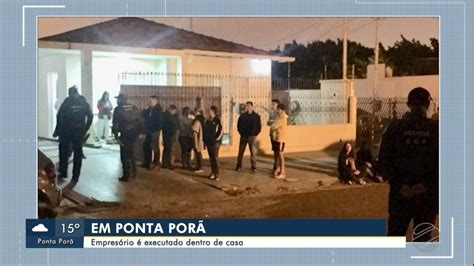 Comerciante é executado de joelhos e tiros nas costas dentro de