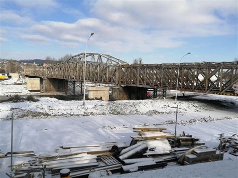 Budowa mostu kolejowego w centrum Przemyśla Na placu inwestycji