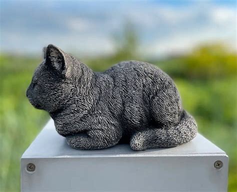 Stone Cat Figurine Concrete Sleeping Cat Statue Cement Cat Memorial Outdoor Garden Decoration