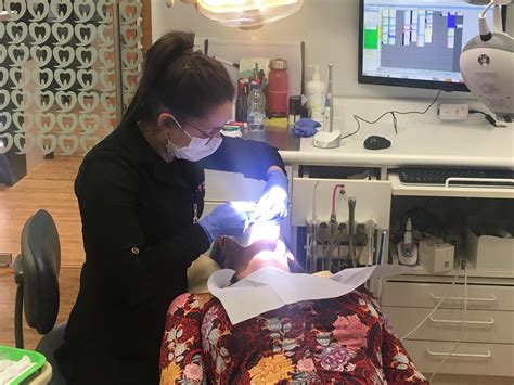 Les Dentistes Demandent à Québec Dencadrer Le Blanchiment Des Dents