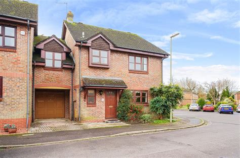 Riverside Gardens Romsey Hampshire So51 4 Bed Link Detached House