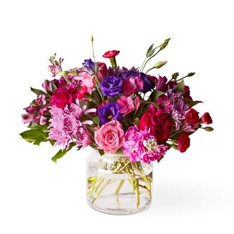 The FTD® Sweet Thing Bouquet - Deluxe - Oak Farms - Flower Outlet Inc