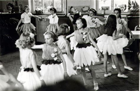 Photo de classe Cm1 cm2 de 1952 école Voltaire Copains d avant