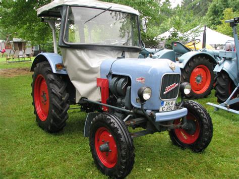 Fahrzeugseiten De Traktoren Eicher Tiger EM200