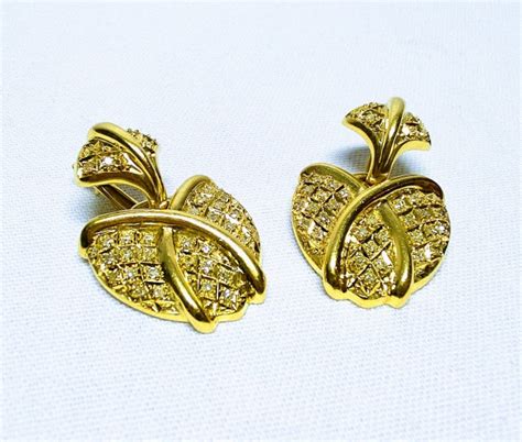 PRECIOSO PAR DE BRINCOS EM OURO AMARELO 18 K TEOR 750