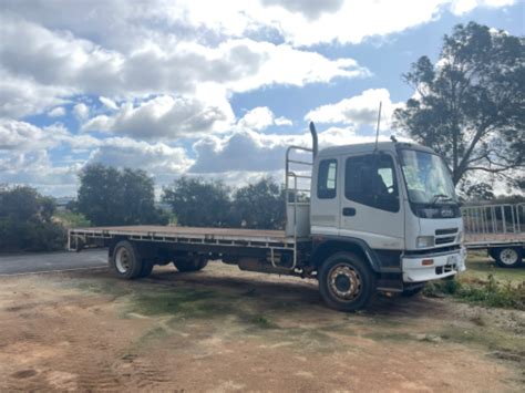 Lot Isuzu F Ftr Tray Truck Auctionsplus