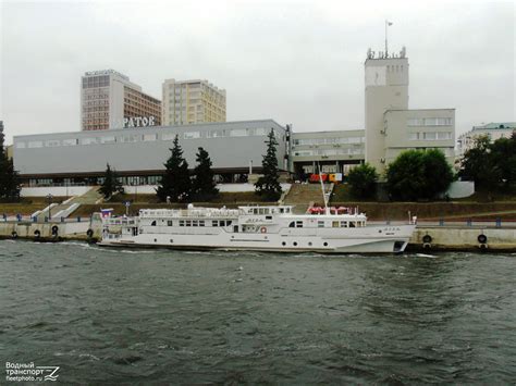 Нева — Фото — Водный транспорт