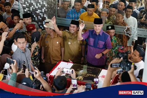 Resmikan Masjid Hasil Swadaya Warga Di Tegal Ganjar Semoga Jadi