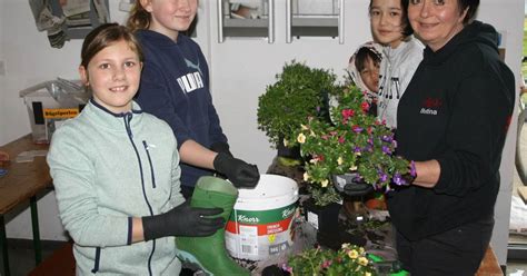 Viersen Aktion in Osterferien kleine Gärtner in Dülken