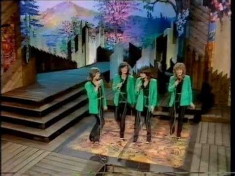 "Don't Make Waves", The Nolans - 1980 - YouTube | Nolan, 70s music, Waves