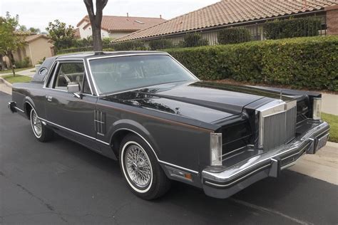 No Reserve Lincoln Continental Mark Vi Givenchy Edition For Sale