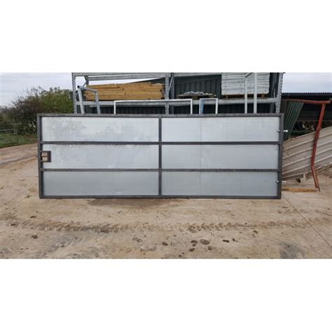 15ft Sheeted Cattle door