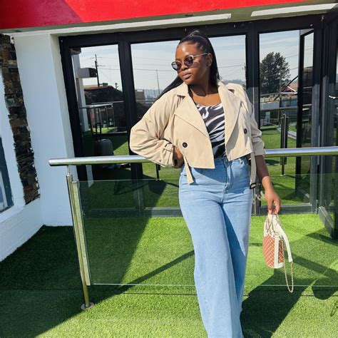 Public reacts to the secrets shared by a viral professional mortician 10