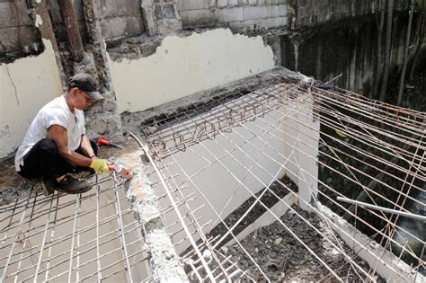 FOTO Pembongkaran Bangunan Diatas Saluran Air Di Kawasan Kemang