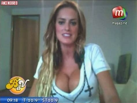 Naked Adriana Barrientos In Bien De Verano