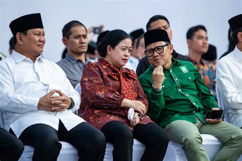 Puan Salami Anies Usai Debat Kontras Dengan Prabowo Yang Enggan