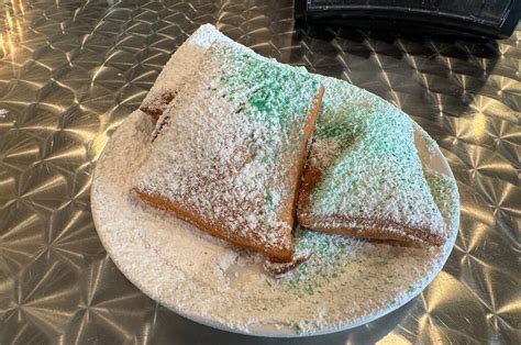 Beignets: History & Where to Enjoy Them in New Orleans - UponArriving