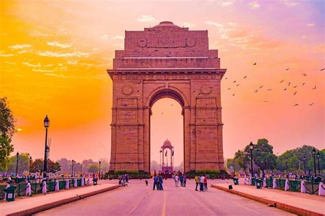 top  popular historical monuments  delhi explore heritage