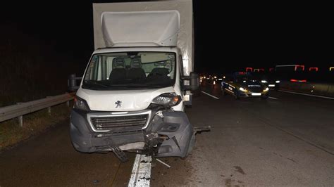 Viernheim Unfall Auf A Mit Drei Fahrzeugen Mindestens Eine Person