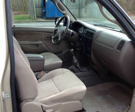 Buy Used 2004 Toyota Tacoma Extended Cab 2 Door 2 7L Manual