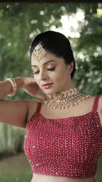 Sanam Shetty Latest Hot Pics And Photos Gallery