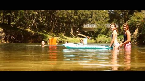 Hot Sexy Vicki Wilson Bikini Pics