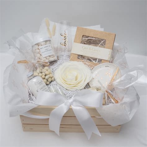 Vineyard Hostess | Gift Basket | Martha's Vineyard Baskets