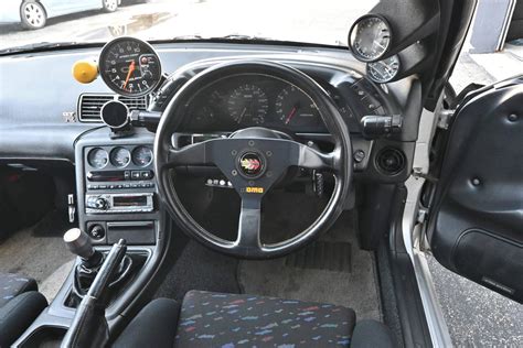 Nissan Skyline R32 Interior