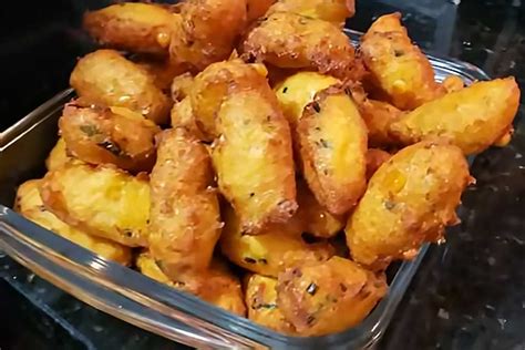 Delicioso Bolinho De Milho Verde Frito Uma Receita Simples