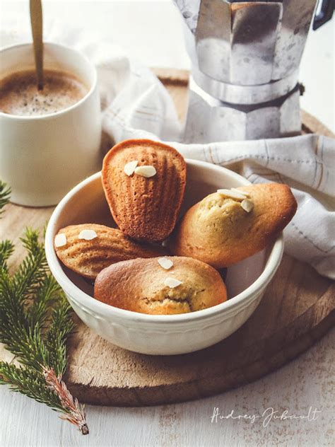 Madeleines Moelleuses Aux Amandes Et Vanille Petit Bec Gourmand