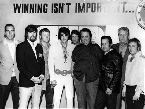 ELVIS AND HIS GOOD OL’ MEMPHIS MAFIA MEET THEM LONG HAIRED BOYS FROM ...