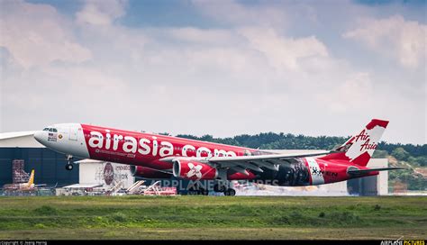 9m Xxu Airasia X Airbus A330 300 At Kuala Lumpur Intl Photo Id