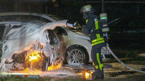 Krefeld 9 Brennende Autos In 25 Minuten War Es Brandstiftung NRW