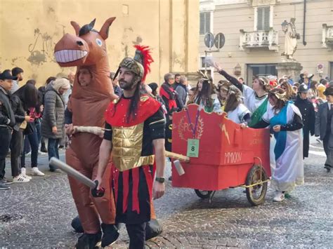 Il Monferrato Carnevale Grande Festa Per Le Vie Del Centro Di Casale