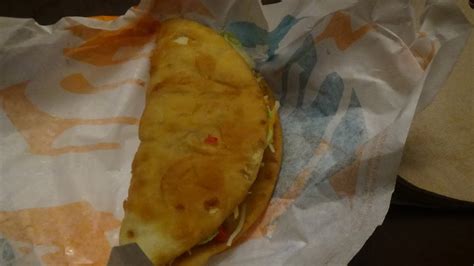 Having Taco Bell Bacon Club Chalupa YouTube